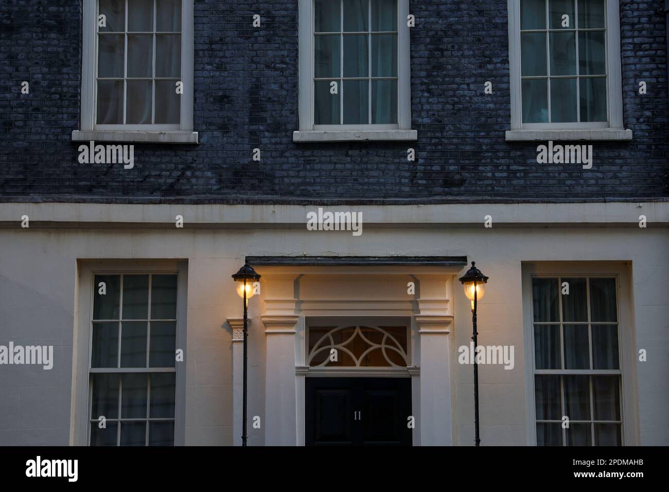 A view of Number 11 Downing Street in London, Großbritannien 15. März 2023. REUTERS/Hannah McKay Stockfoto