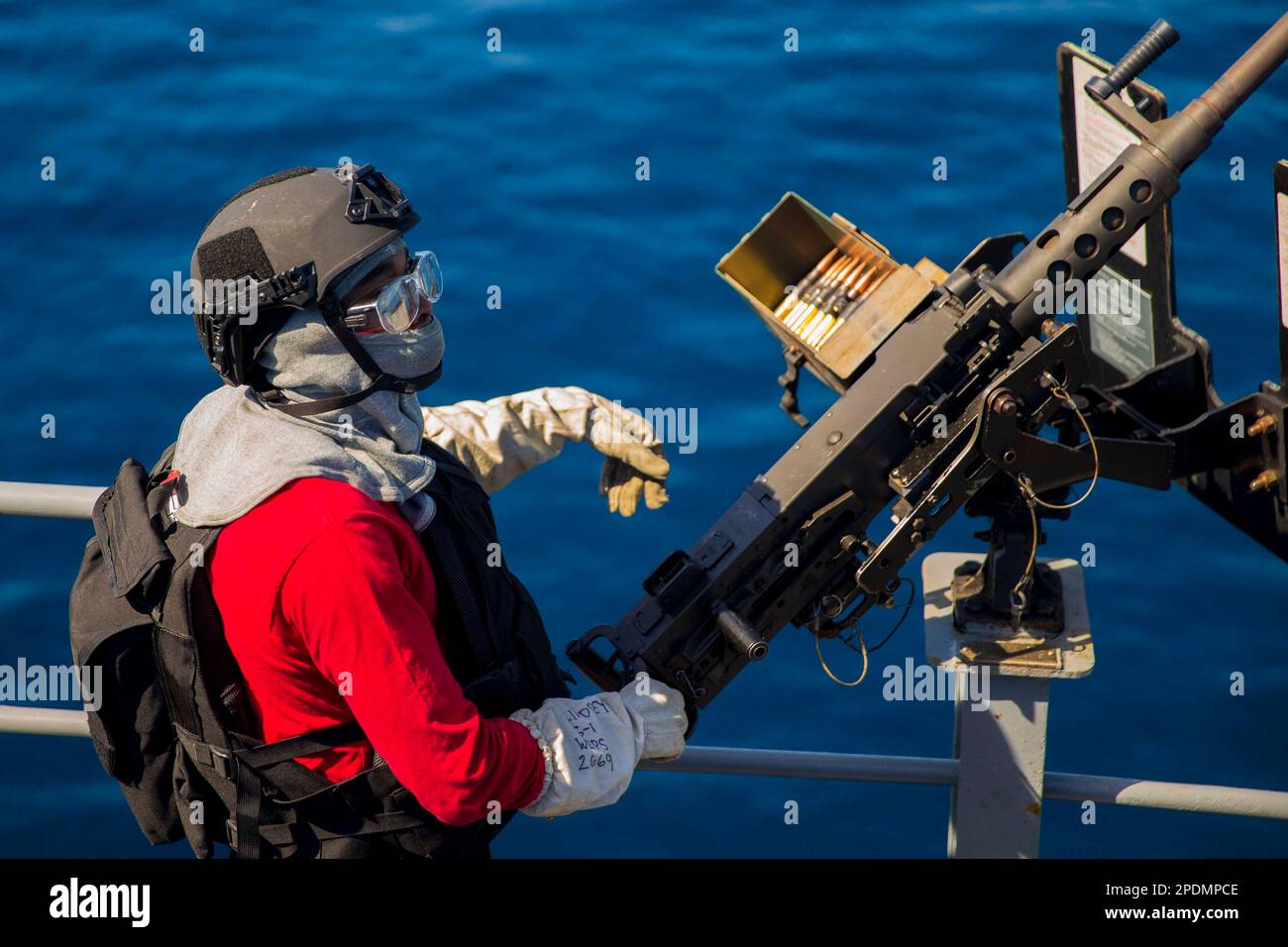 Usa. 6. März 2023. Aviation Ordnanceman 3. Class Christian Lindsey aus ...