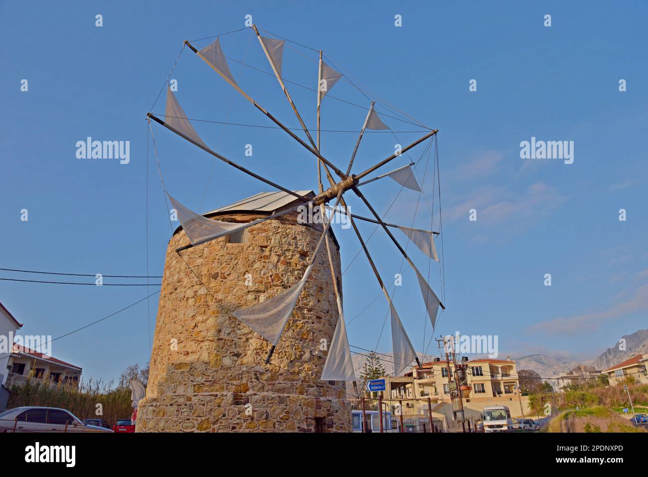 Historische Windmühlen in Vrontados, Insel Chios, Griechenland Stockfoto