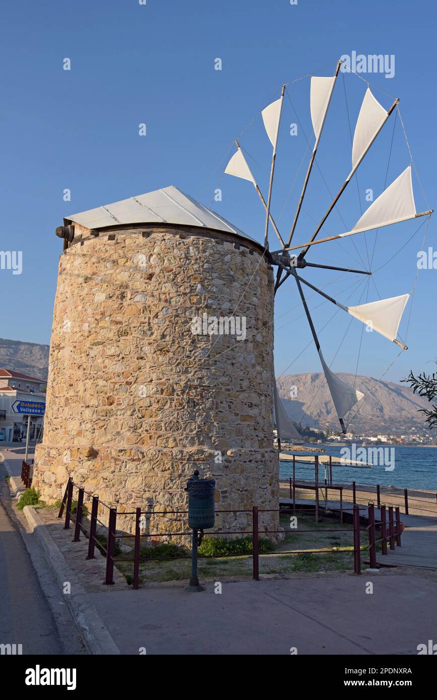 Historische Windmühlen in Vrontados, Insel Chios, Griechenland Stockfoto