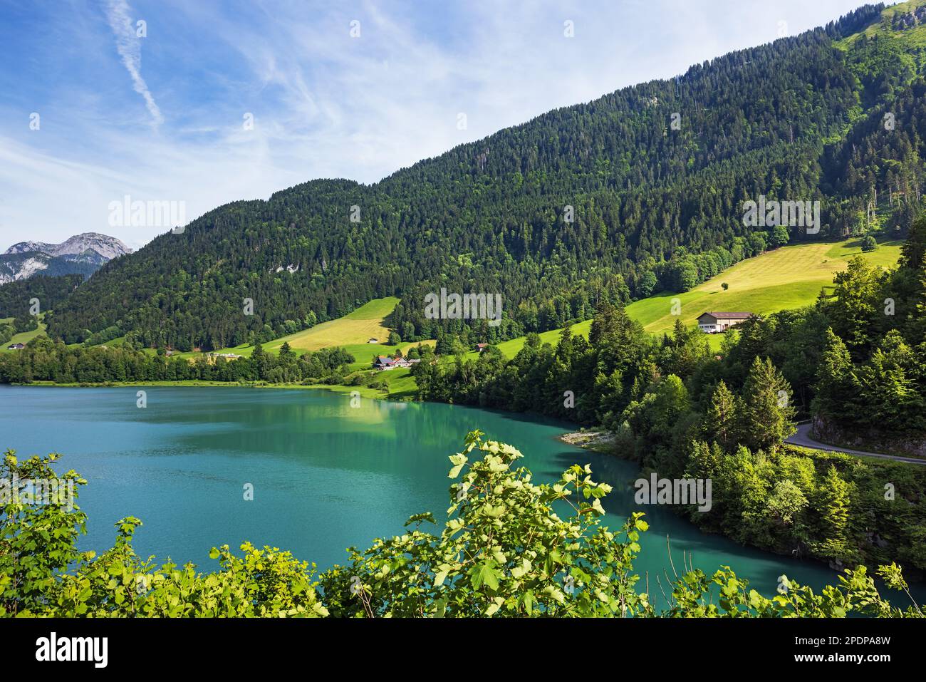 Blick auf den Fluss Sarin im Kanton Friborg, Schweiz Stockfoto