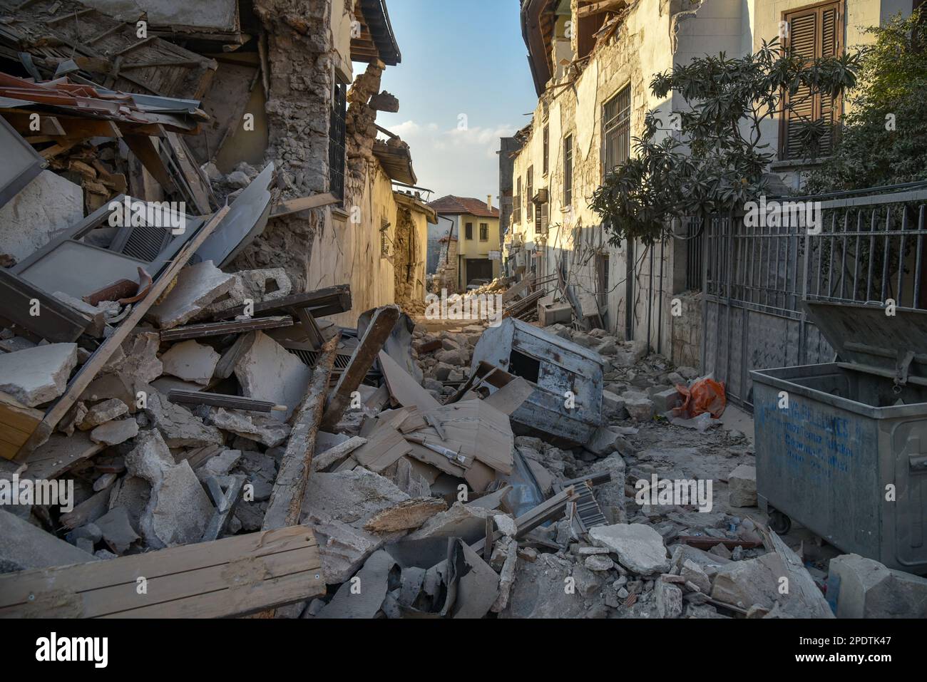 Erdbeben in der Türkei und Syrien 2023. Ein verheerendes Erdbeben der Stärke 7,8 traf die türkische Provinz Kahramanmaras. Stockfoto