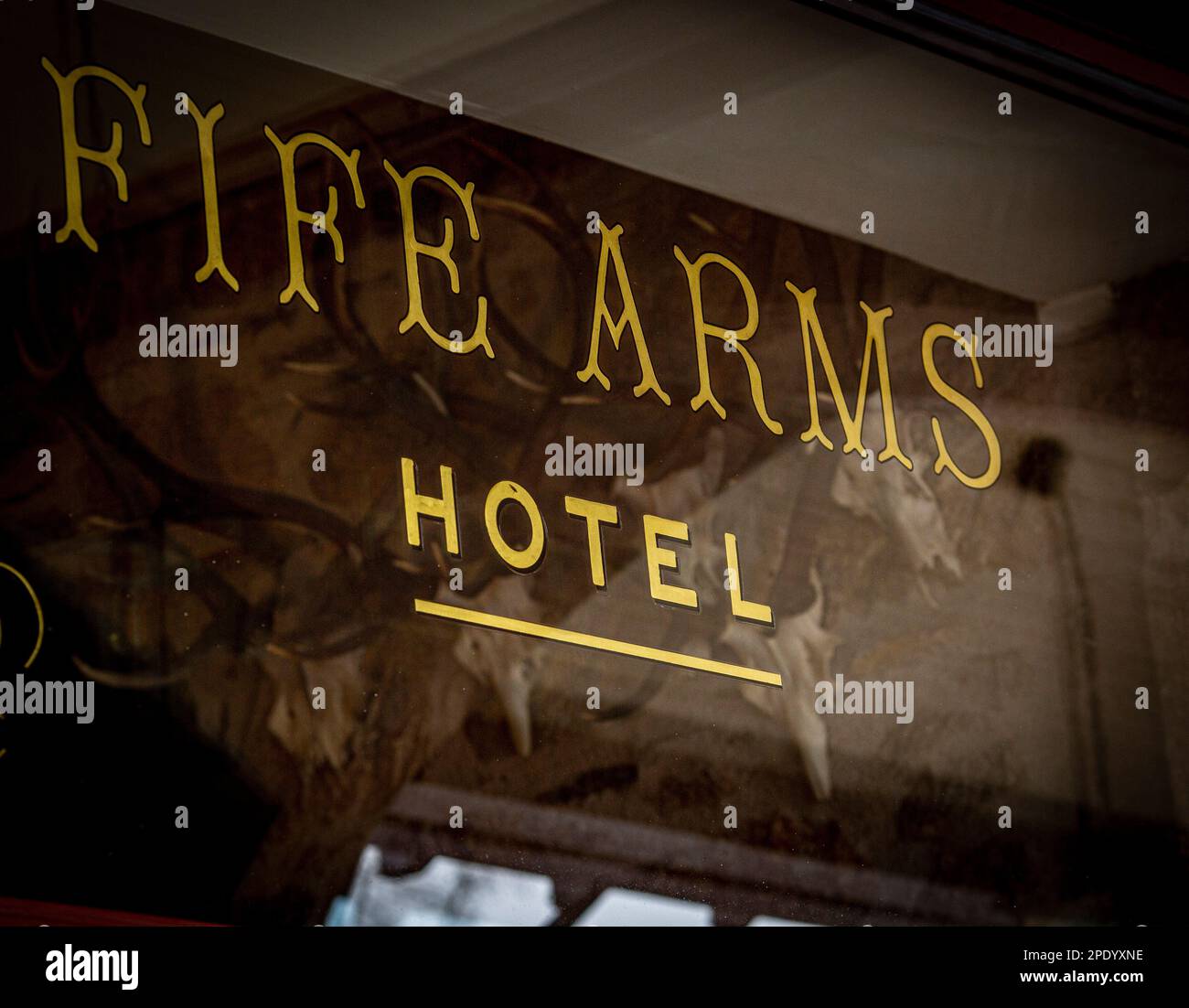 Fife Arms Hotel Schild , Braemar, Schottland Stockfoto