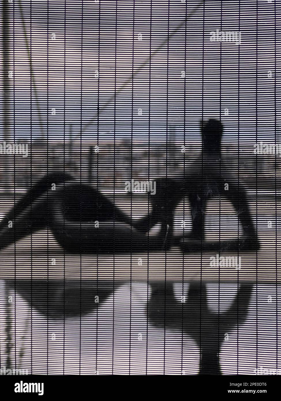 Paris Frankreich - 04.06.2022: Wunderschöne Skulpturen auf der Freiluftterrasse auf dem Museum für zeitgenössische Kunst im Zentrum von Pompidou. Reisen Stockfoto