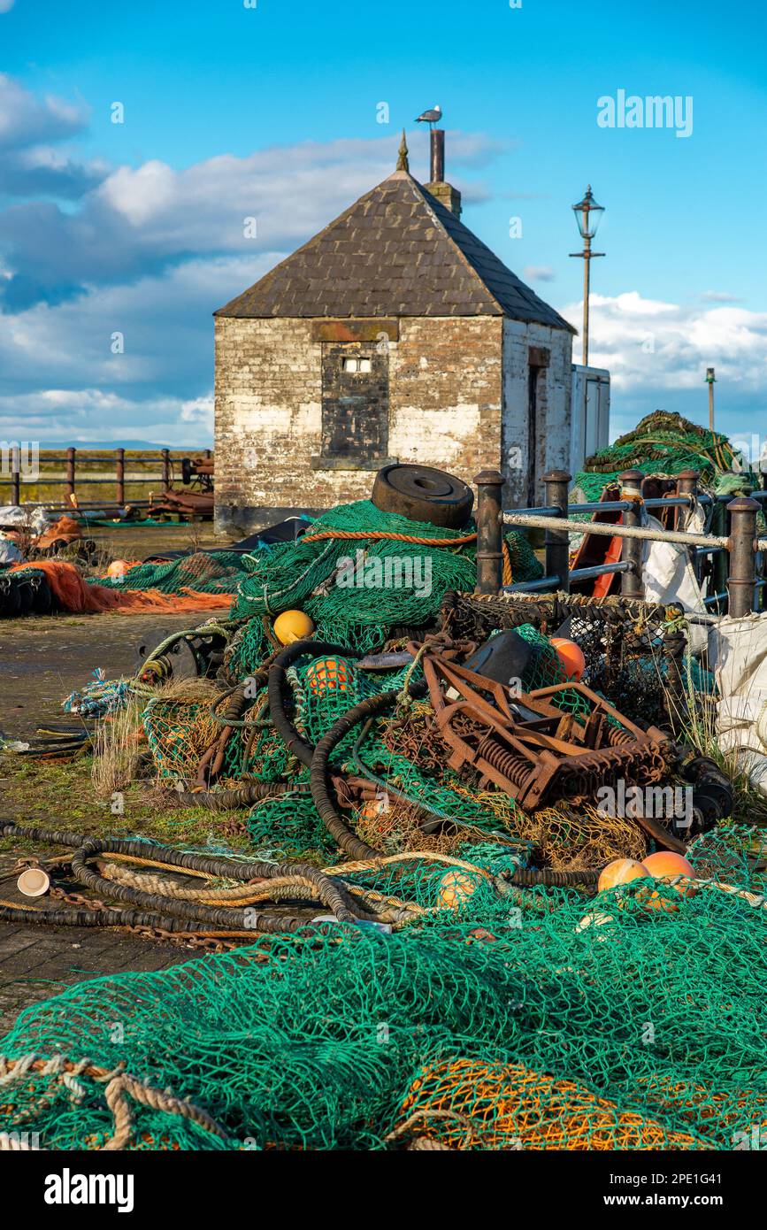 Fischernetze und -Ausrüstung, Maryport, Cumbria, Vereinigtes Königreich Stockfoto