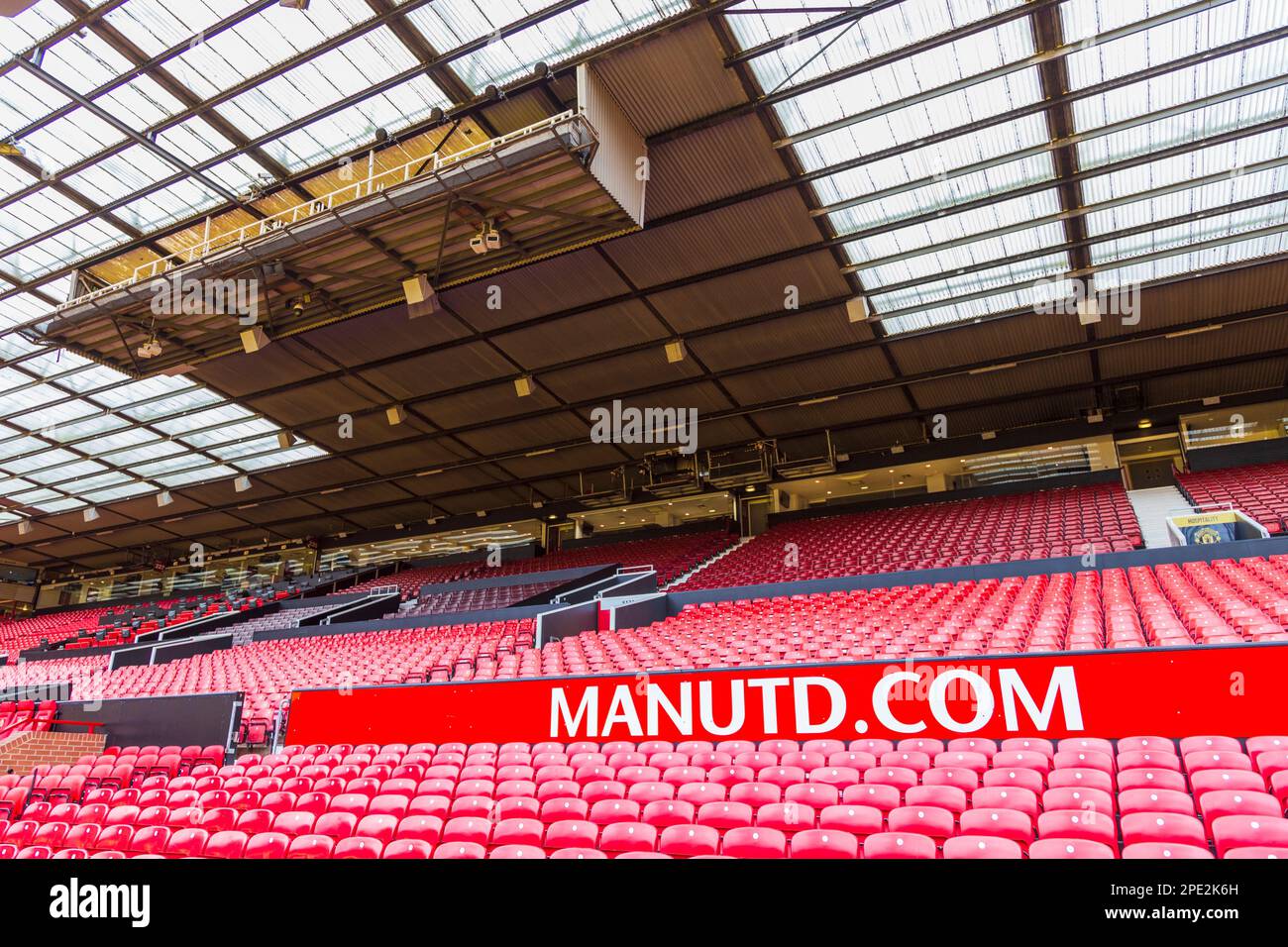 TV-Gantry, Press Box & Directors Box in Old Trafford, Heimstadion des Manchester United Football Club Stockfoto