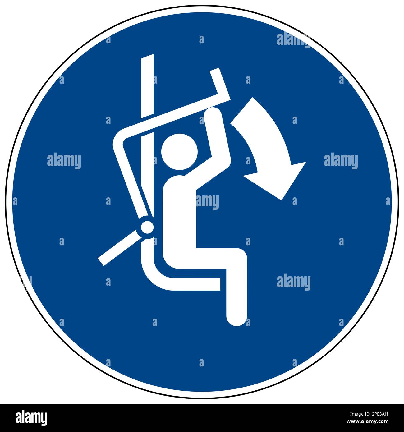ISO 7010 Schild mit unterer Sicherheitsstange am Skilift Stockfoto