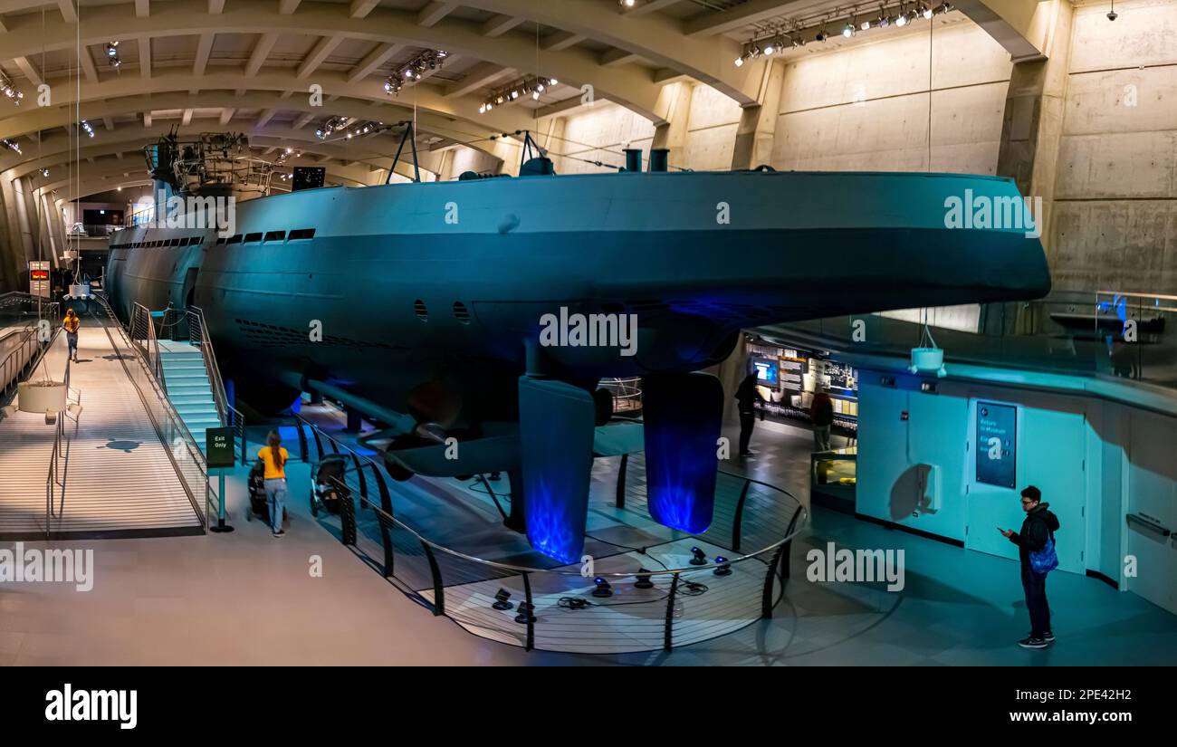 Chicago, IL, USA - 6. März 2023: Das apturierte deutsche U-505 Unterseeboot (U-Boot), das derzeit im Besitz ist und im Museum of Science ausgestellt wird Stockfoto