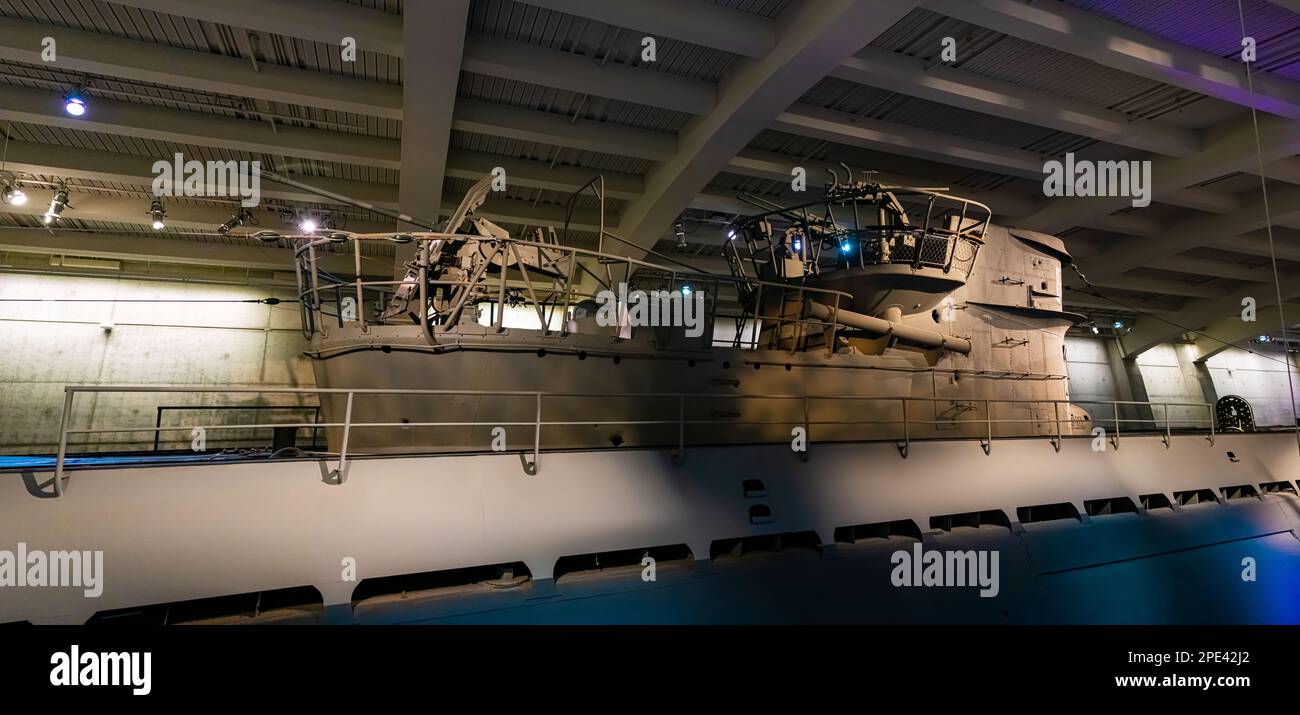 Chicago, IL, USA - 6. März 2023: Das apturierte deutsche U-505 Unterseeboot (U-Boot), das derzeit im Besitz ist und im Museum of Science ausgestellt wird Stockfoto