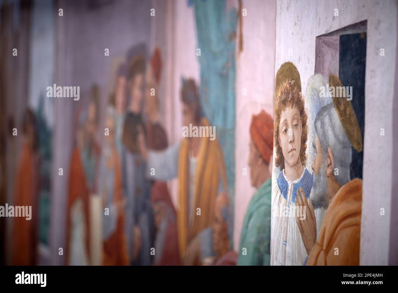 Restaurierungsarbeiten an den berühmten Fresken der Branacci-Kapelle in Florenz im Gange. Kleine, zeitlich begrenzte Führungen erlaubt inmitten des Gerüsts Stockfoto