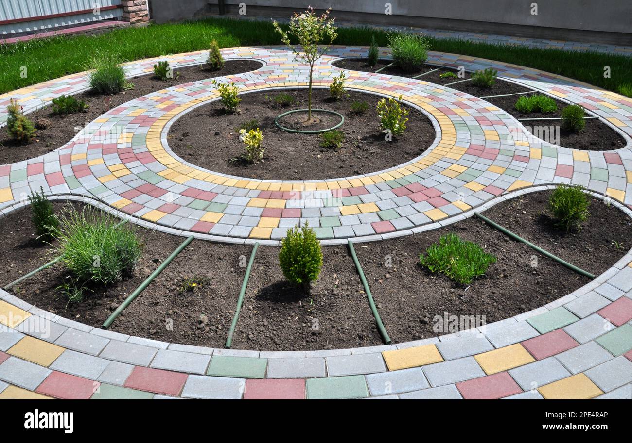 Teile des modernen Designs von der Gartenanlage im Garten, Park, Platz, Erholungsbereich Stockfoto