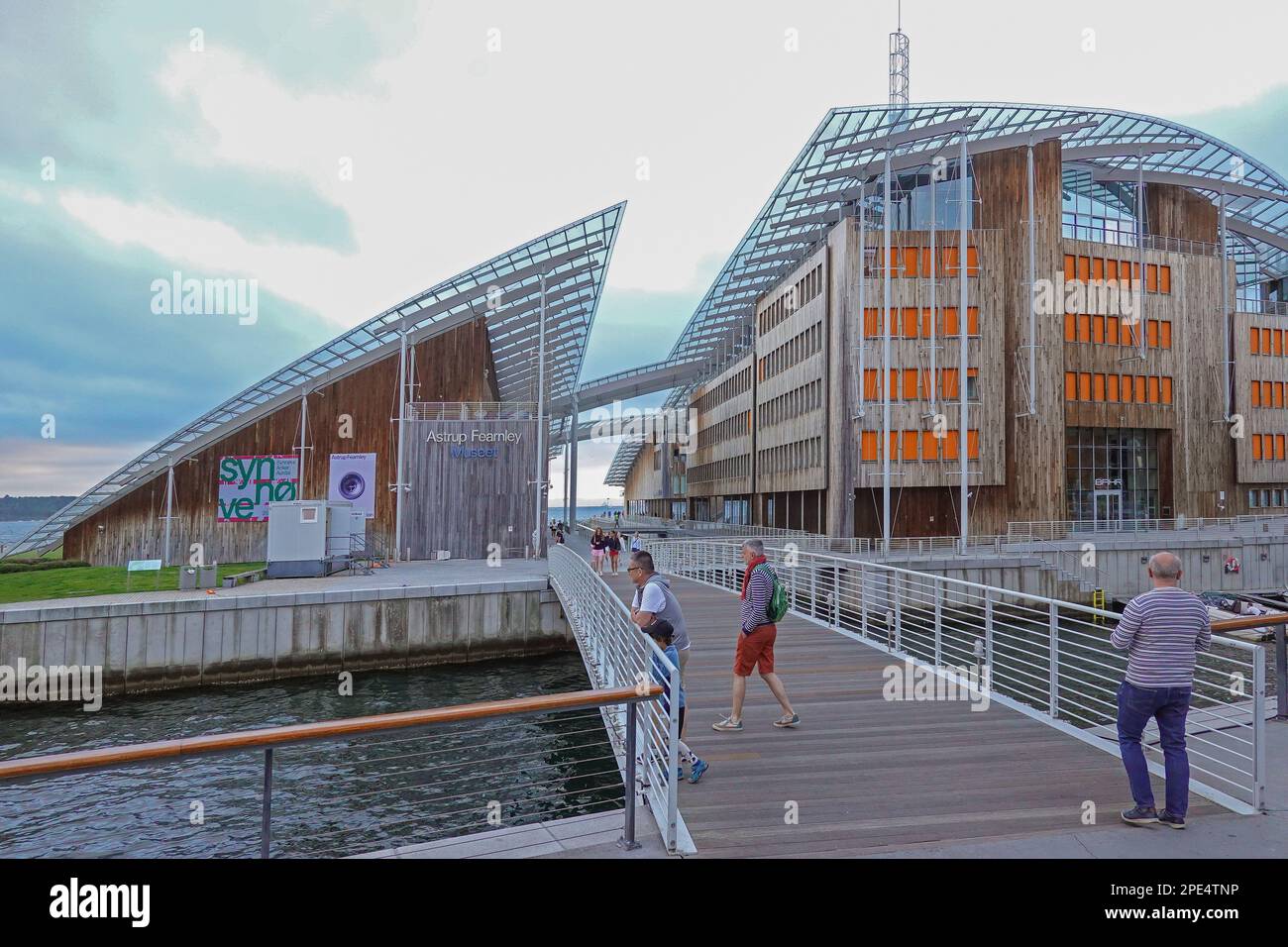 Norwegen, Oslo, das Astrup Fearnley Museum of Modern Art ist eine private Galerie zeitgenössischer Kunst, entworfen von Renzo Piano. Foto © Fabio Mazzare Stockfoto