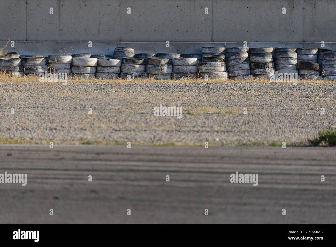 Nahaufnahme der Reifen auf der Rennstrecke Stockfoto