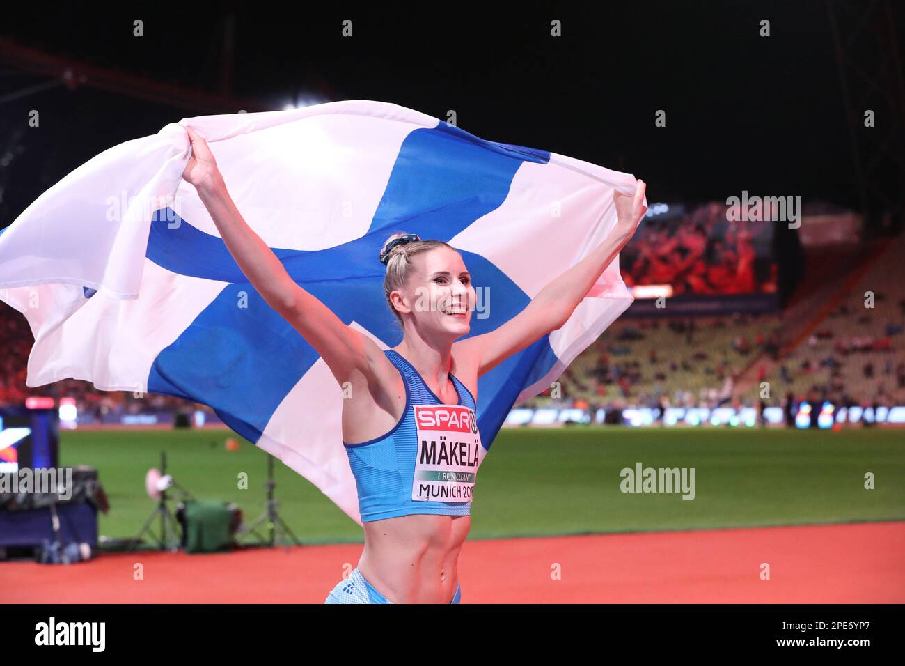 Kristiina MÄKELÄ feiert eine Silbermedaille beim Triple Jump bei der europäischen Leichtathletikmeisterschaft 2022 Stockfoto