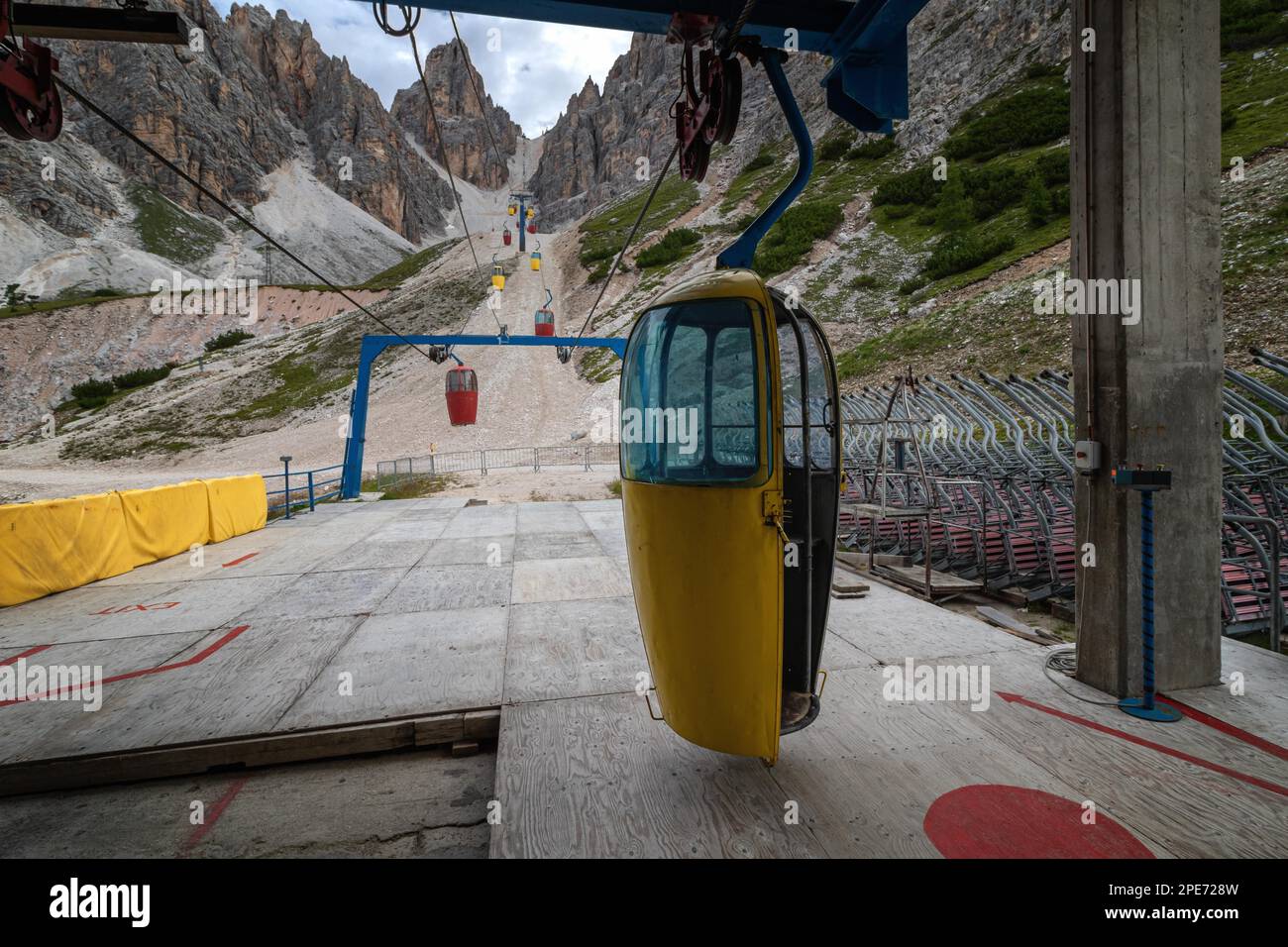 Gondellift nach Forcella Staunies, Monte Cristallo Gruppe, Dolomiten, Italien, Monte Cristallo Gruppe, Dolomiten, Italien, Europa Stockfoto
