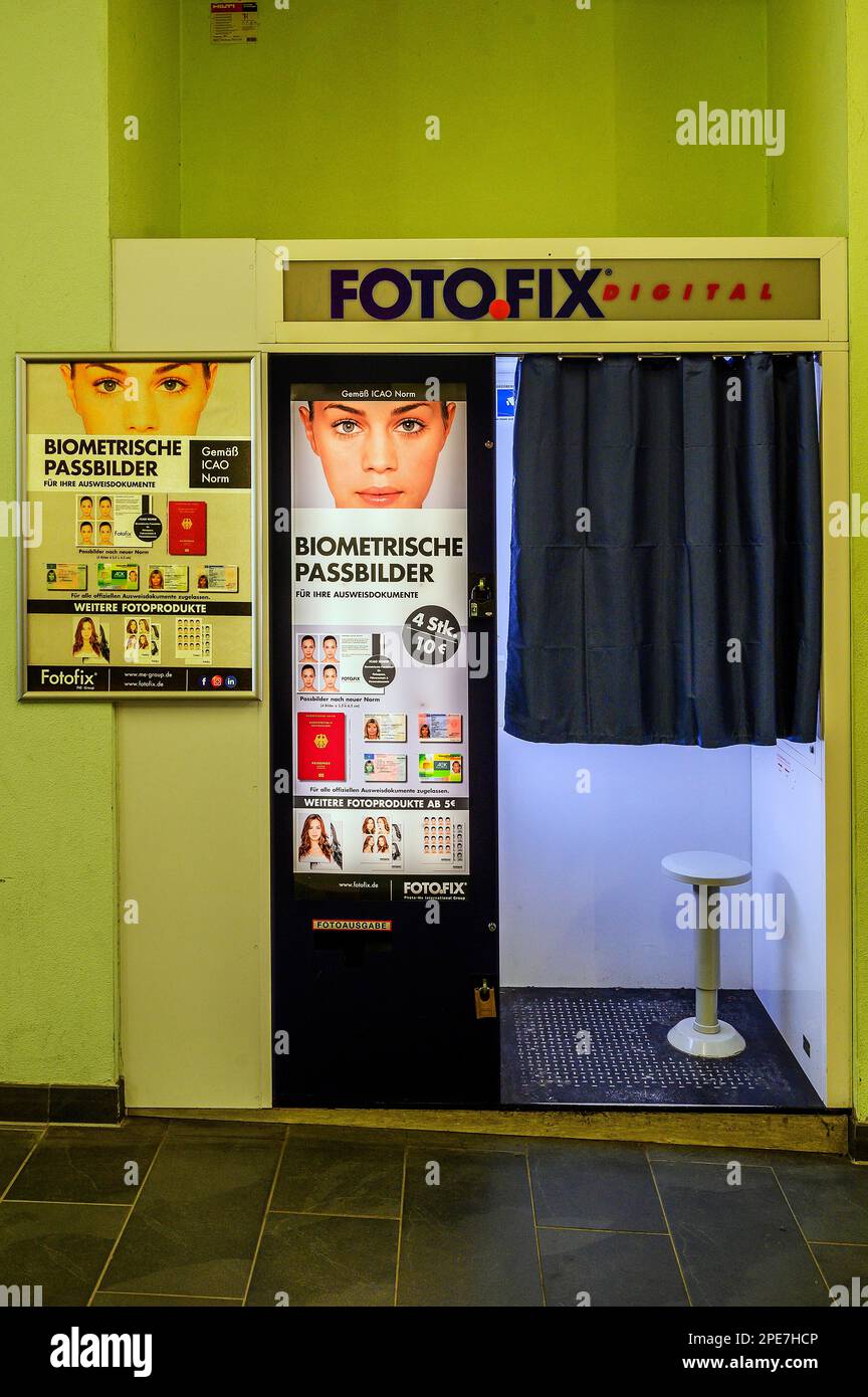 Fotofix Biometrische Reisepassfotos, Hauptbahnhof, Kempten, Allgaeu, Bayern, Deutschland Stockfoto