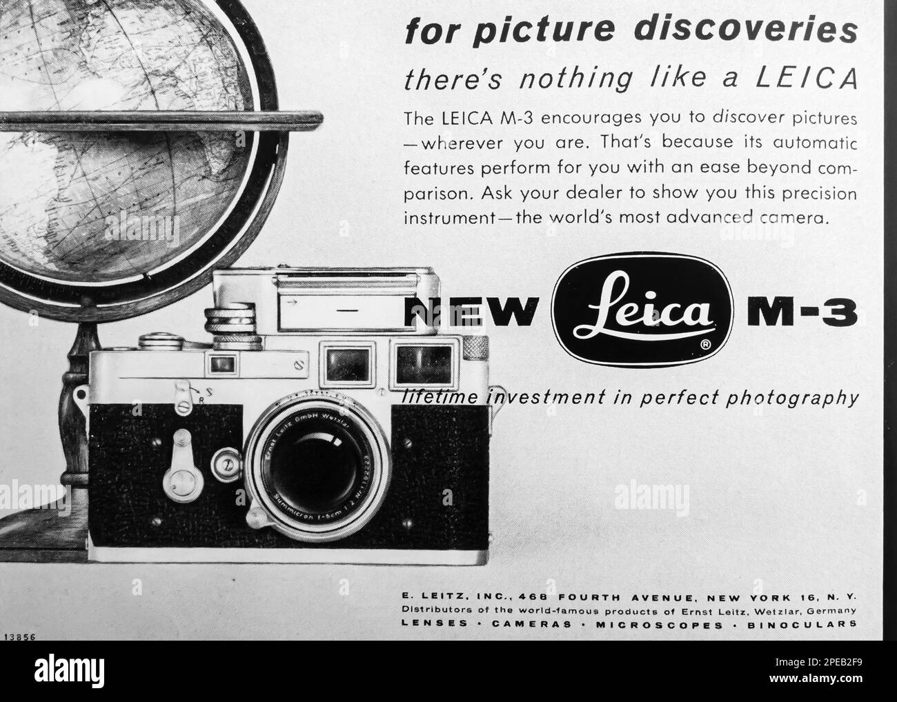 Leica M-3-Werbeanzeige in einem NatGeo-Magazin Juni 1956 Stockfoto