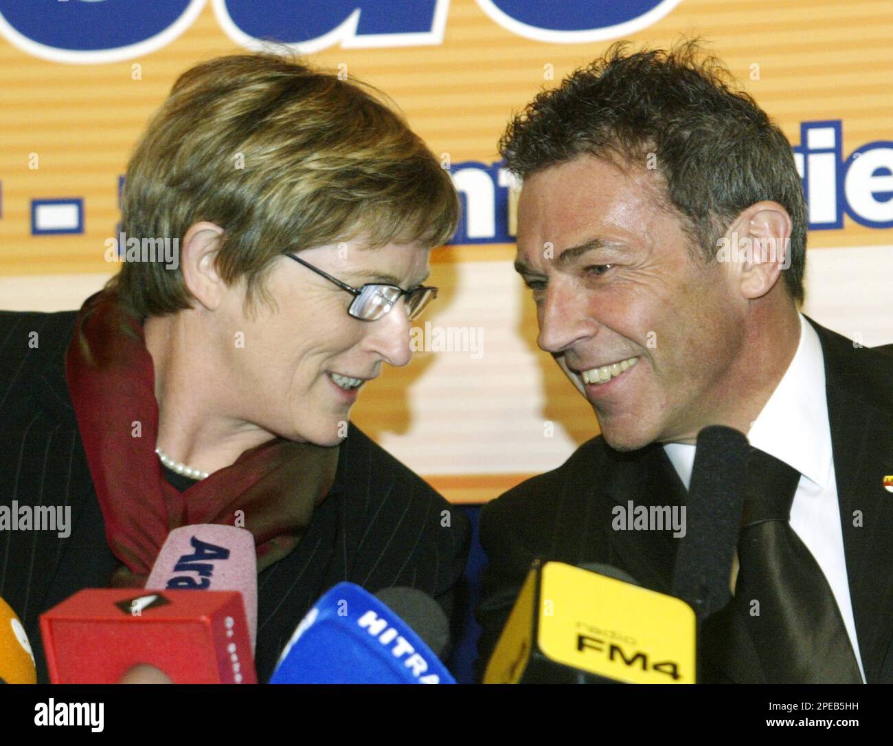 FPOEChefin Ursula Haubner und Kaerntens Landeshauptmann Joerg Haider