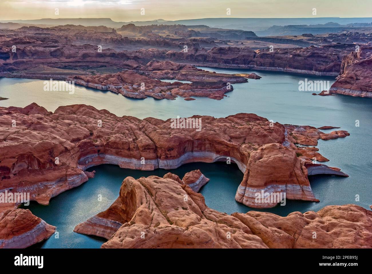 Rock & Water - Glen Canyon - Lake Powell Stockfoto
