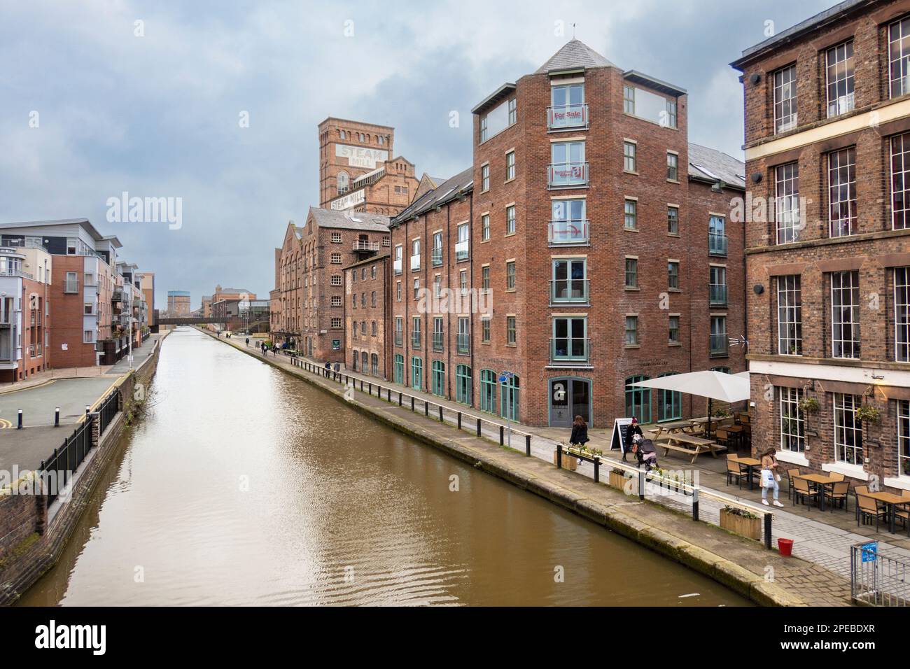 Shrewsbury Shropshire united Kingdom 20, Oktober 2022 die historischen Dampfmühlen-Gebäude in cheshire, ein großer Industriekomplex am Flussufer, der heute umgebaut wurde Stockfoto