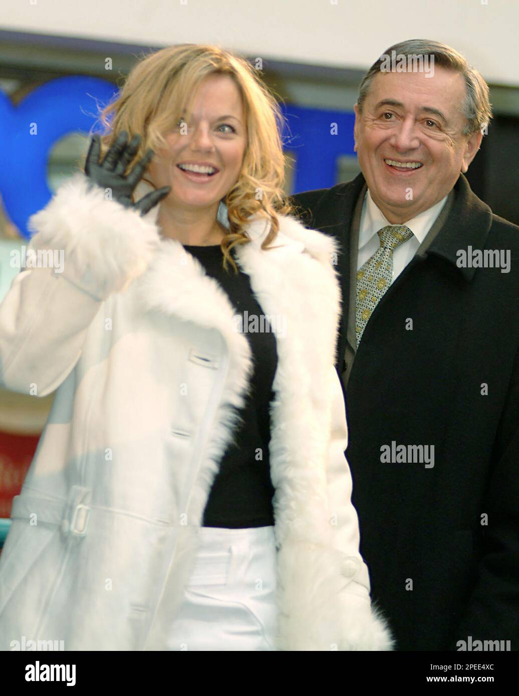Former Spice Girl Geri Halliwell,left, and her Opera Ball host, Viennese businessman Richard Lugner arrive for a press conference at Lugner's shopping center, on Thursday, Feb. 3, 2005. (AP Photo/Lilli Strauss) Stockfoto