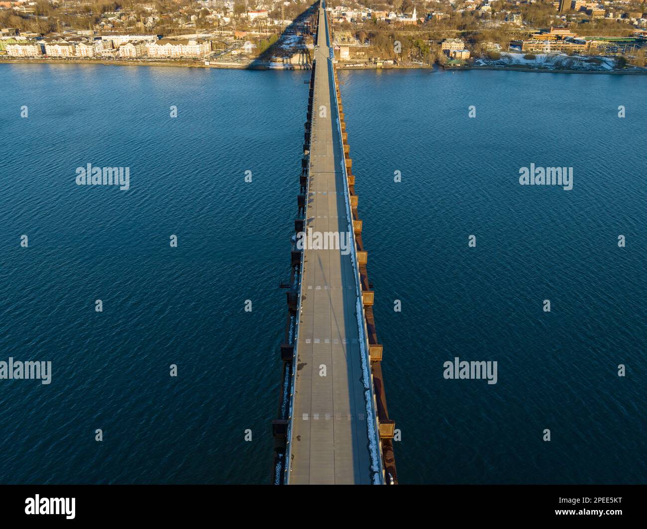 Luftfoto einer Fußgängerbrücke in der Nähe von Poughkeepsie NY über dem Hudson River Stockfoto