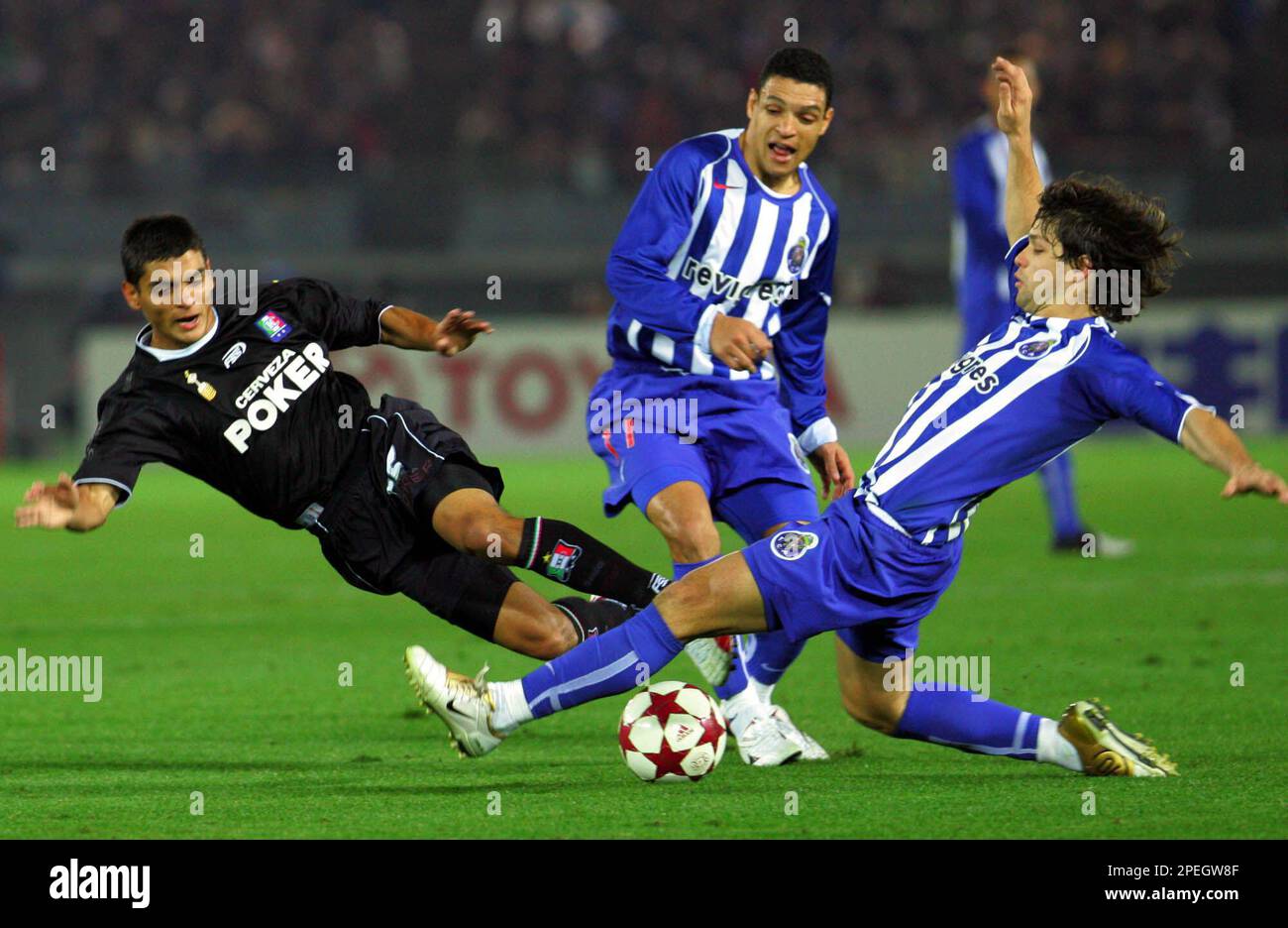 European club champion Portugal's FC Porto midfielder Diego of Brazil