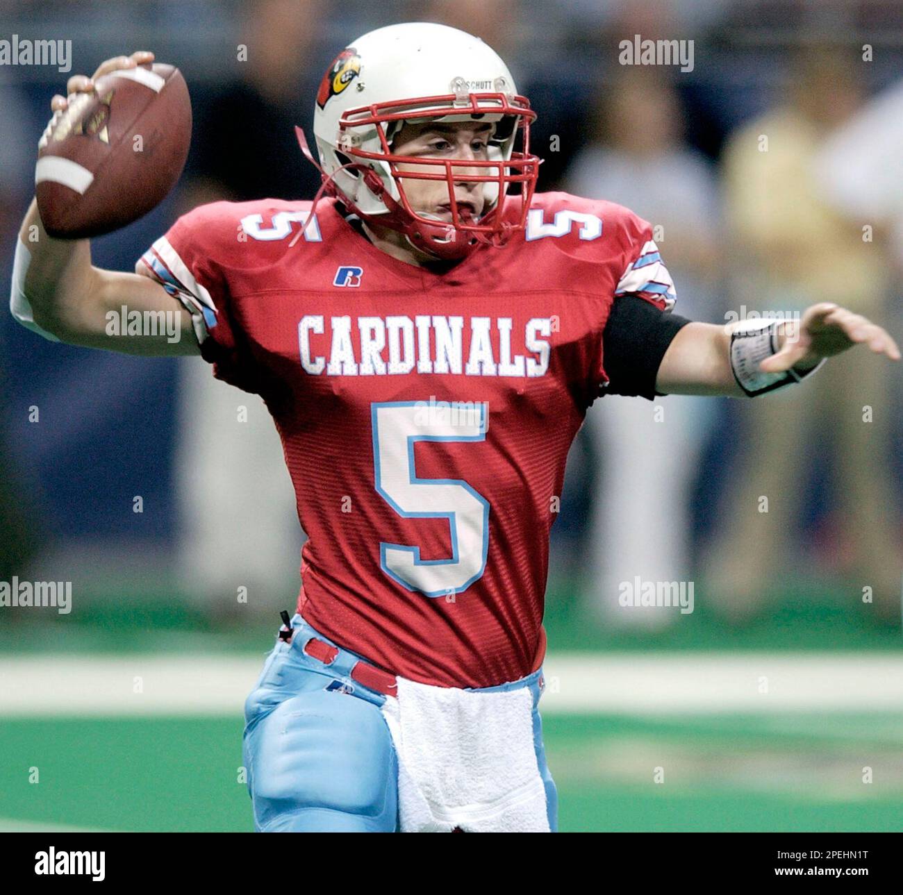 Webb City quarterback Brayden Drake (5) sets to pass in the first half against Clayton during the state Class 4 championship game Friday, Nov. 26, 2004, in St. Louis. Clayton won 27-26 in overtime. (AP Photo/James A. Finley) Stockfoto