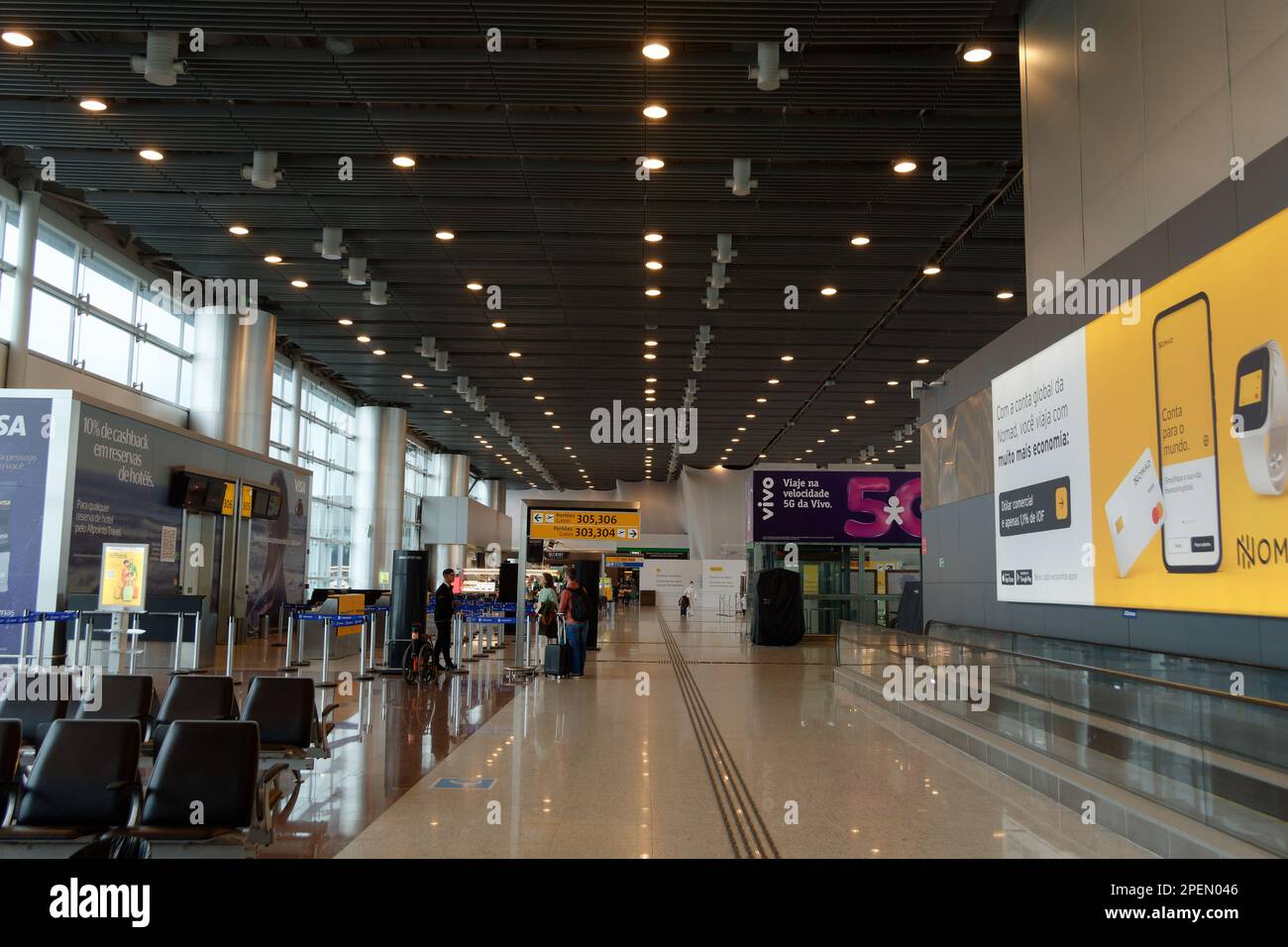 Internationaler Flughafen Sao Paulo/Guarulhos - Abflugterminal. Gouverneur Andre Franco Montoro International Airport auch bekannt als Cumbica Airport. Stockfoto