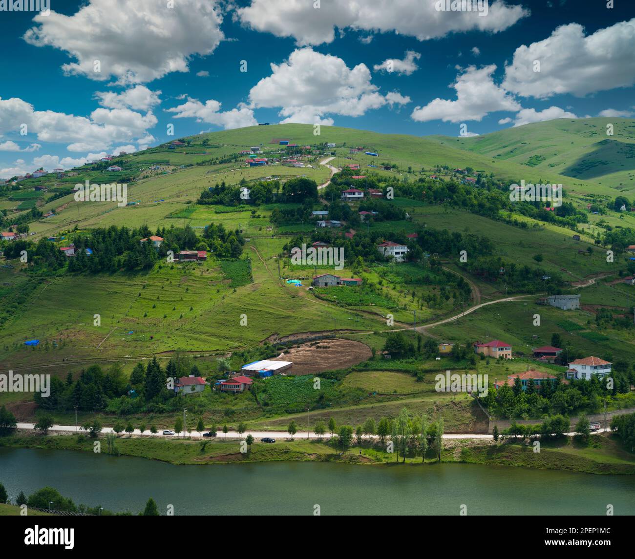 Aybasti, Ordu, Türkei. 08. Juli 2021. Persembe-Plateau. Es ist der beliebteste Ort für einen Besuch unter den Hochebenen des Schwarzen Meeres. Stockfoto