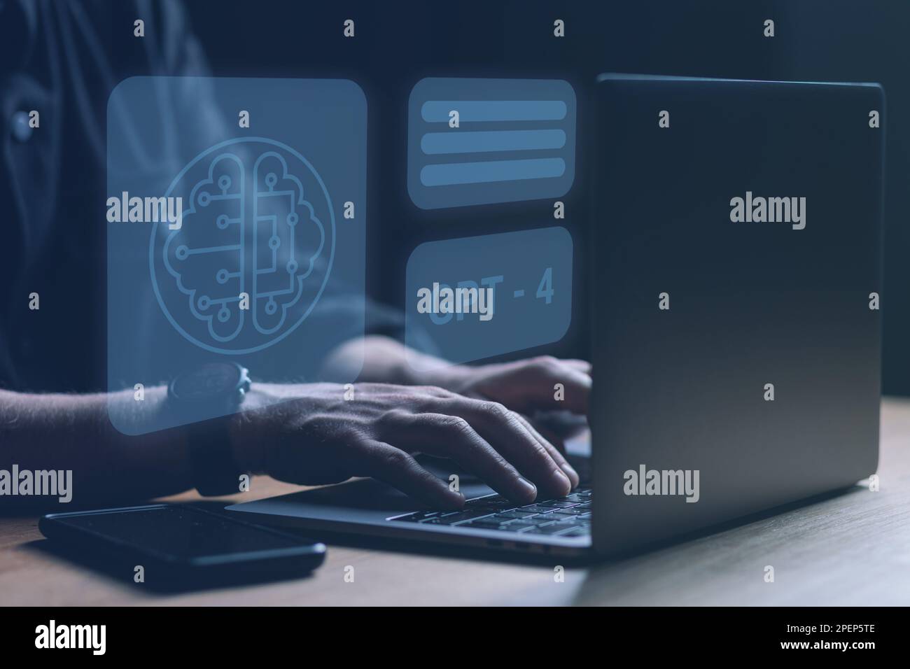 Mann, der mit GPT arbeitet – 4 auf PC. Neue Version von GPT 4. KI-Chatbot. Hochwertiges Foto Stockfoto