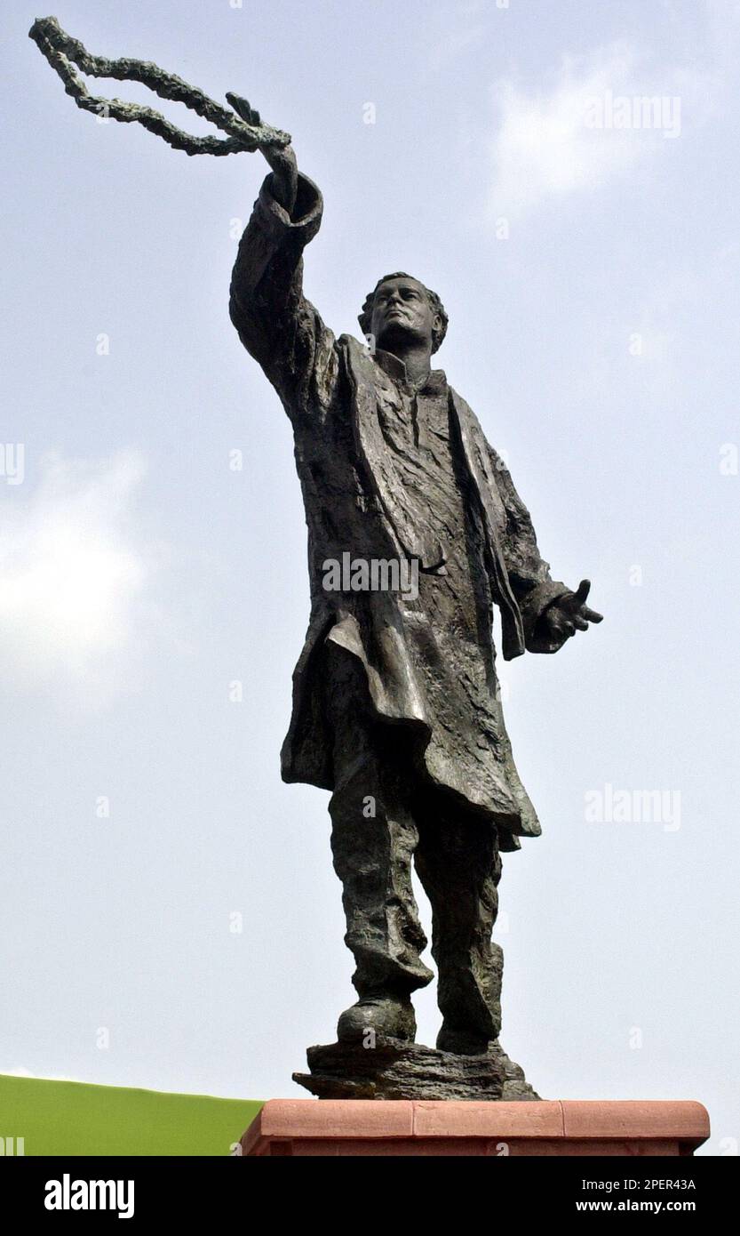 A statue of indias former prime minister late rajiv gandhi stands after