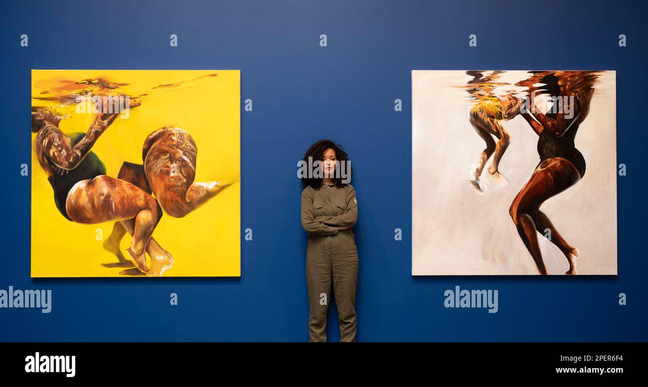 Gagosian, Britannia Street, London, Großbritannien. 16. März 2023 Die Britannia Street Gallery, die von Péjú Oshin kuratiert wird, zeigt Werke von 19 zeitgenössischen Künstlern, die eine Geschichte der Migration teilen. In seinem Buch von 1909, nach dem die Ausstellung benannt ist, war Arnold Van Gennep einer der ersten, die beobachtete, dass die Übergangsereignisse Geburt, Pubertät, Ehe und Tod durch Zeremonien mit einer rituellen Funktion gekennzeichnet sind, die kulturelle Grenzen überschreitet. Bild: (Links) Phoebe Boswell (abgebildet), um zwischen den Schlupflöchern der Sprache zu atmen, 2023; (rechts) und I Love You for All Your Splash Stockfoto