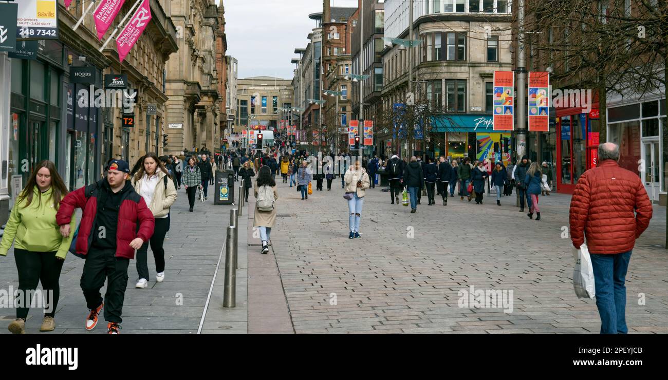Leute, die in der Buchanan Street, Glasgow, Schottland, Großbritannien einkaufen Stockfoto