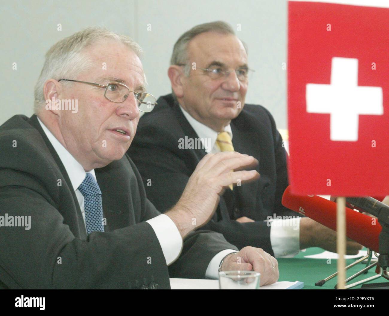 Der Schweizer Justiz- und Polizeiminister Christoph Blocher spricht am ...