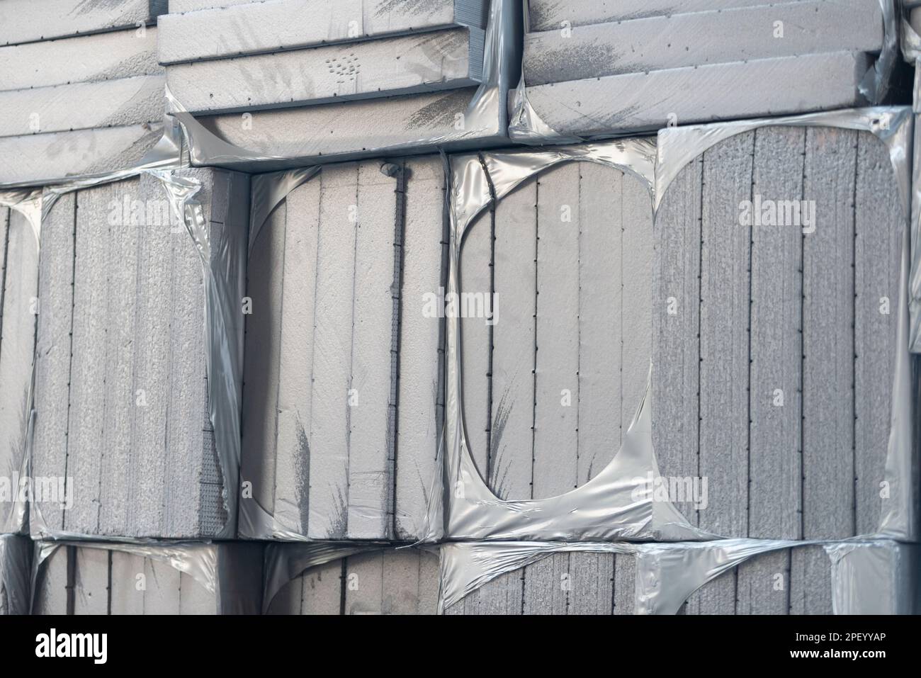 Isolierplatten-Polystyrol-Packs auf der Baustelle Stockfoto