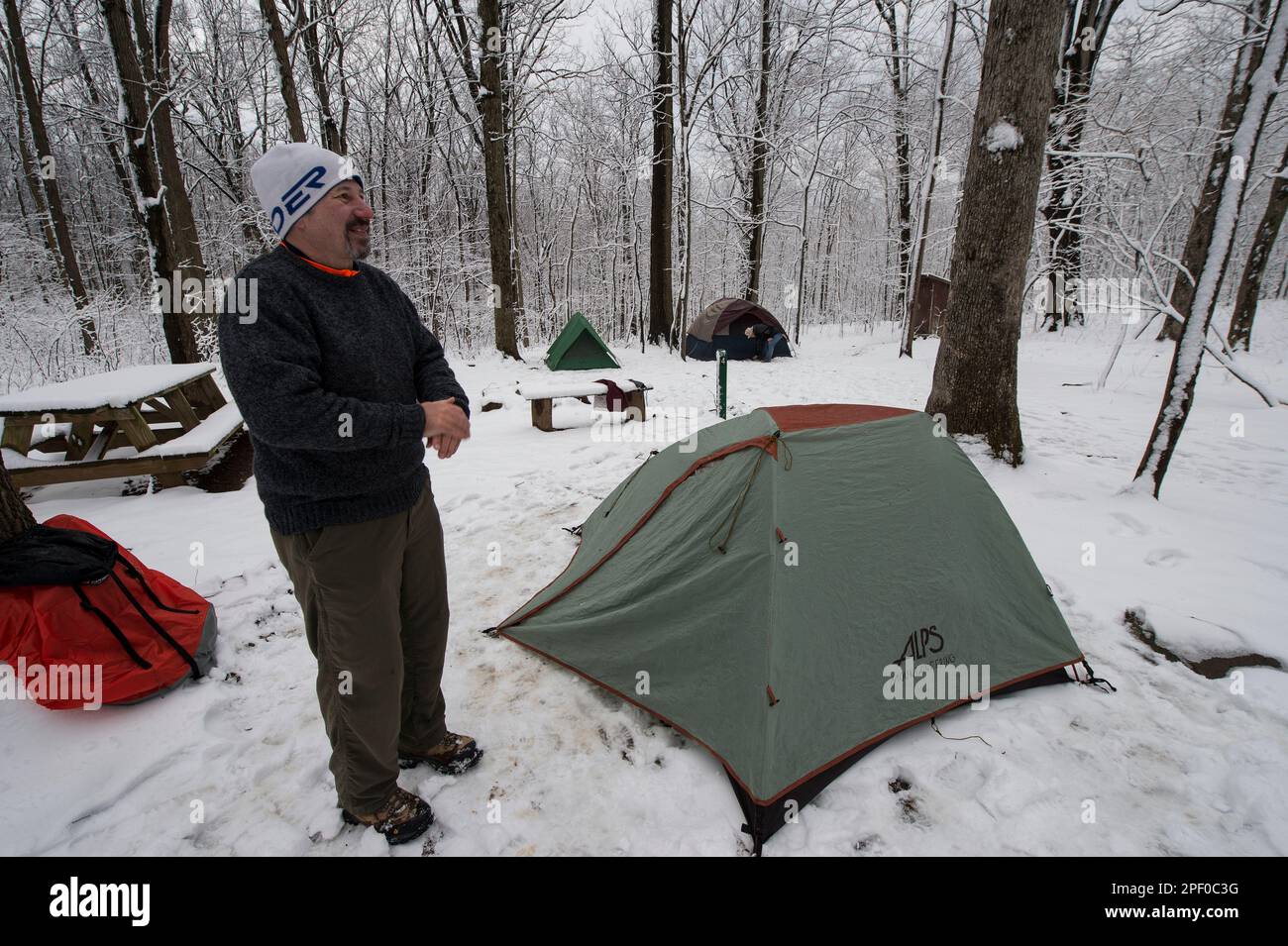 UNITED STATES: 21. MÄRZ 2015: Arlington Pfadfinder-truppe 836 hatte eine kleine Überraschung, als sie zu tragen, den Campingplatz letzte nahe am ersten Tag o erhielt Stockfoto