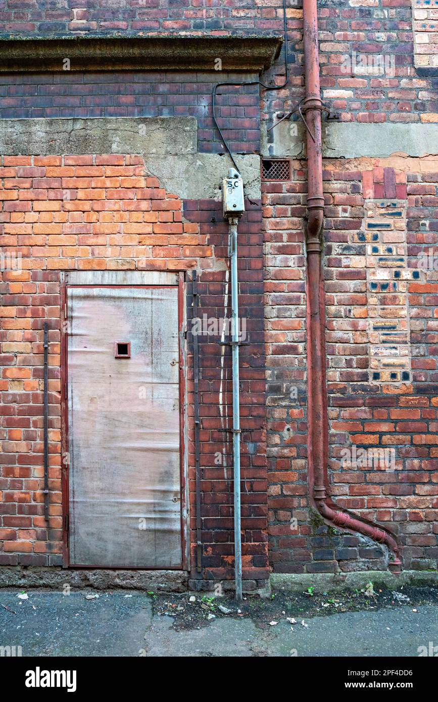 Eingangstür zum Lagerhaus im Hafen von Liverpool Stockfoto
