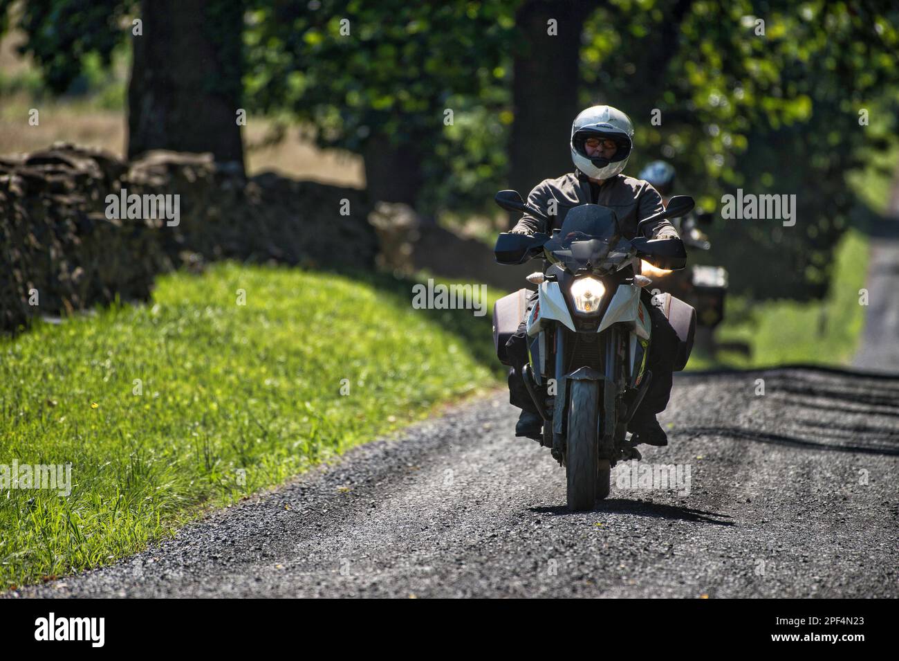 UNITED STATES - Juni 30, 2019: Motorradfahrer Tour die Nebenstraßen der westlichen Loudoun hier im Westen auf Millville Straße. (Foto von Douglas Graham/WLP) Stockfoto