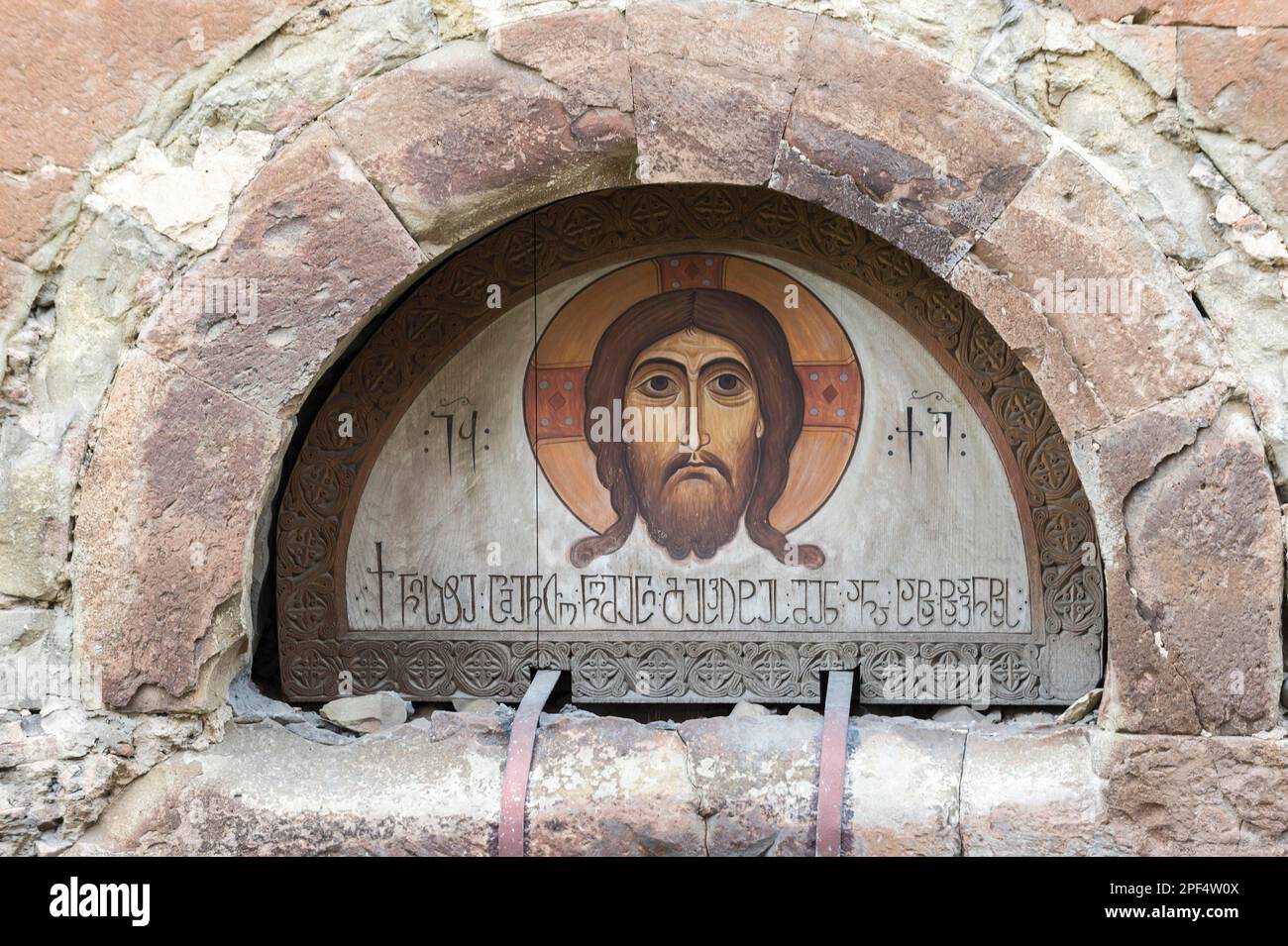 Fresken über dem Eingang der Anchiskhati Basilika, der ältesten Kirche in Tiflis, Georgien, Kaukasus, Naher Osten Stockfoto