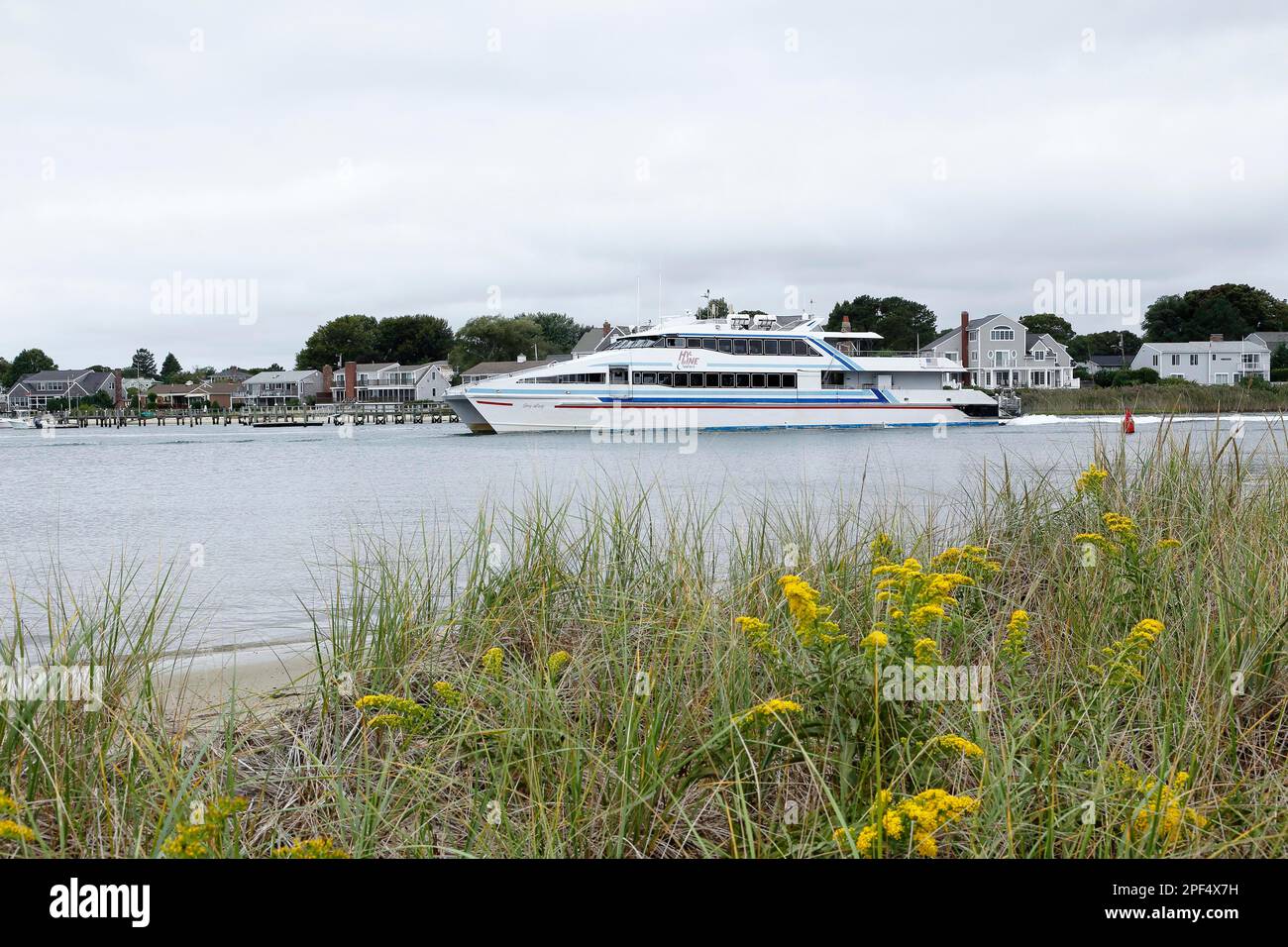 Fähre nach Marthas Vineyard, Hyannis Hafen, Cape Cod, Atlantik, Massachusetts, USA Stockfoto