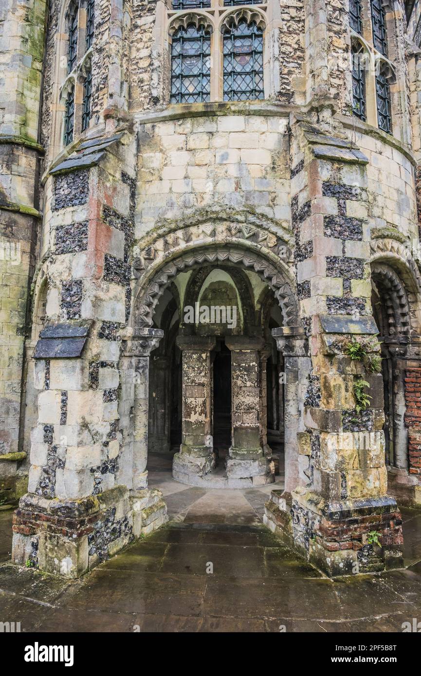 Das Bild zeigt, was ein Kloster-überdachter Toilettenblock im berühmten Weltkulturerbe der Christ Church Cathedral in Kent war. Stockfoto