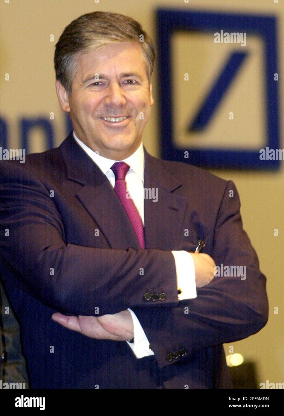 Der Vorstandsvorsitzende der Deutschen Bank, Josef Ackermann, posiert