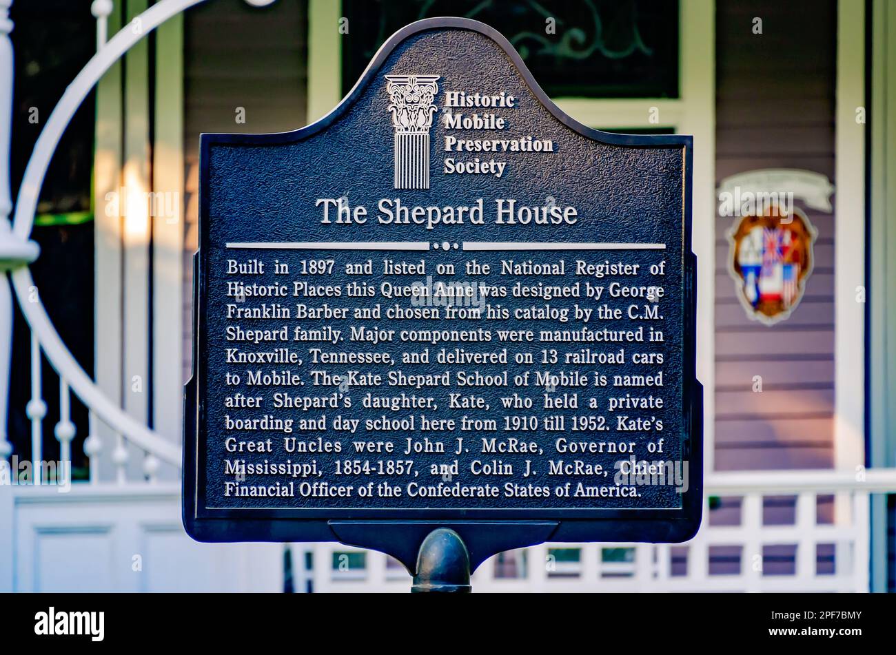 Vor dem Kate Shepard House, auch bekannt als The Shepard House und Monterey Place, am 8. März 2023 in Mobile, Alabama, befindet sich ein historischer Marker. Stockfoto