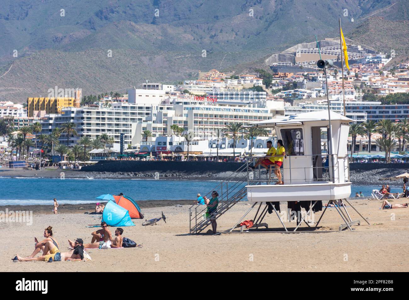 Blick auf Strand und Resort, Playa de las Américas, Teneriffa, Kanarische Inseln, Königreich Spanien Stockfoto