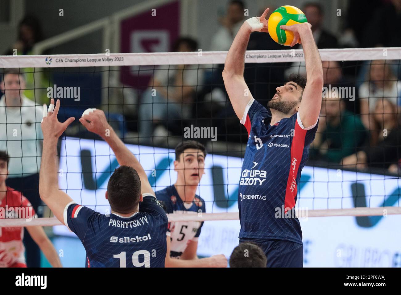 BLM Group Arena, Trento, Italien, 16. März 2023, Gespielt von Marcin Janusz - Grupa Azoty ZAKSA Kedzierzyn-Kozle während des Viertelfinals - ITAS Trentino vs GroupA Azoty ZAKSA K?dzierzyn-Kozle - Volleyballspiel der CEV Champions League Stockfoto