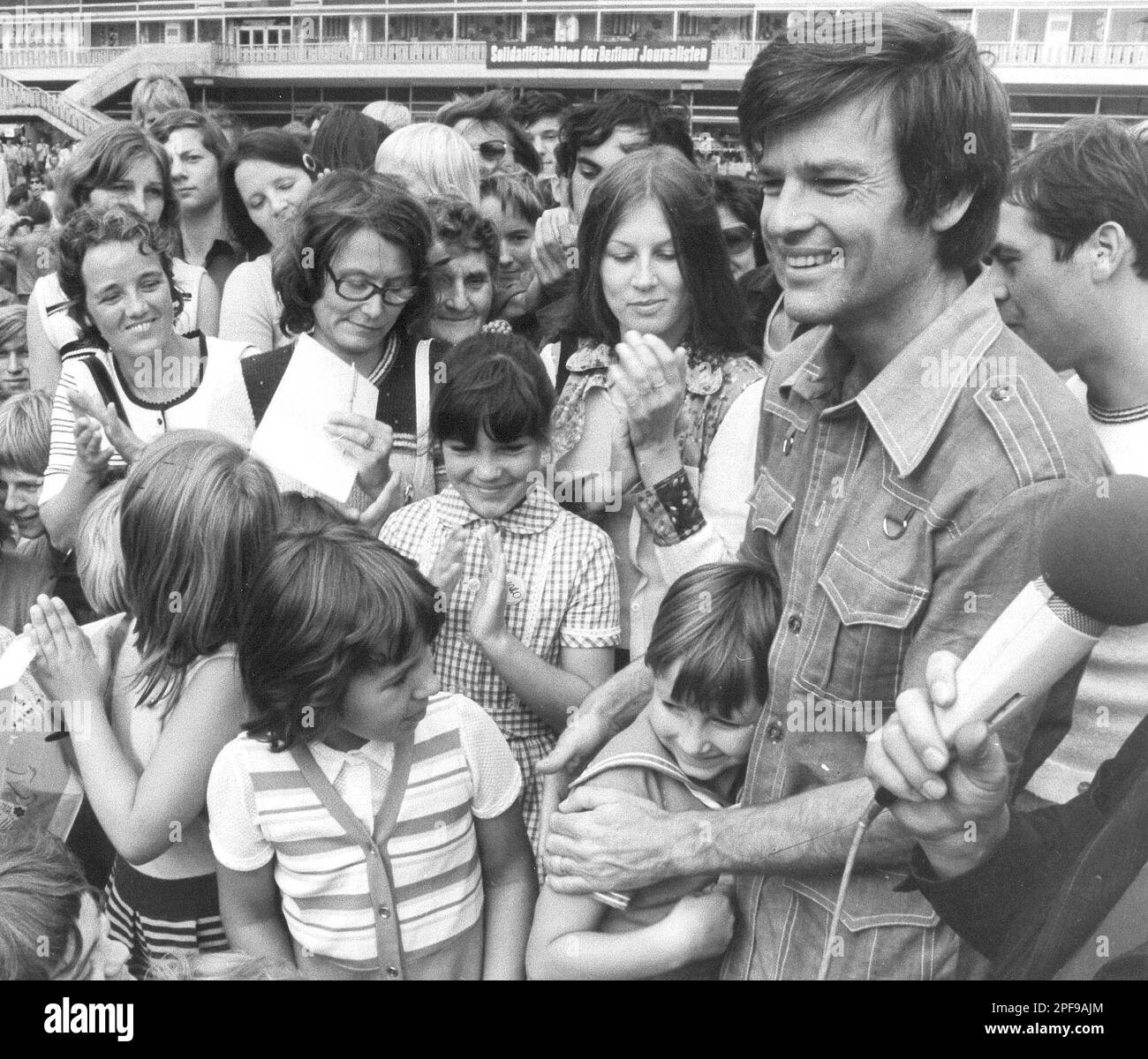 ** ARCHIV ** Ein undatiertes Archivbild zeigt den US-amerikanischen ...