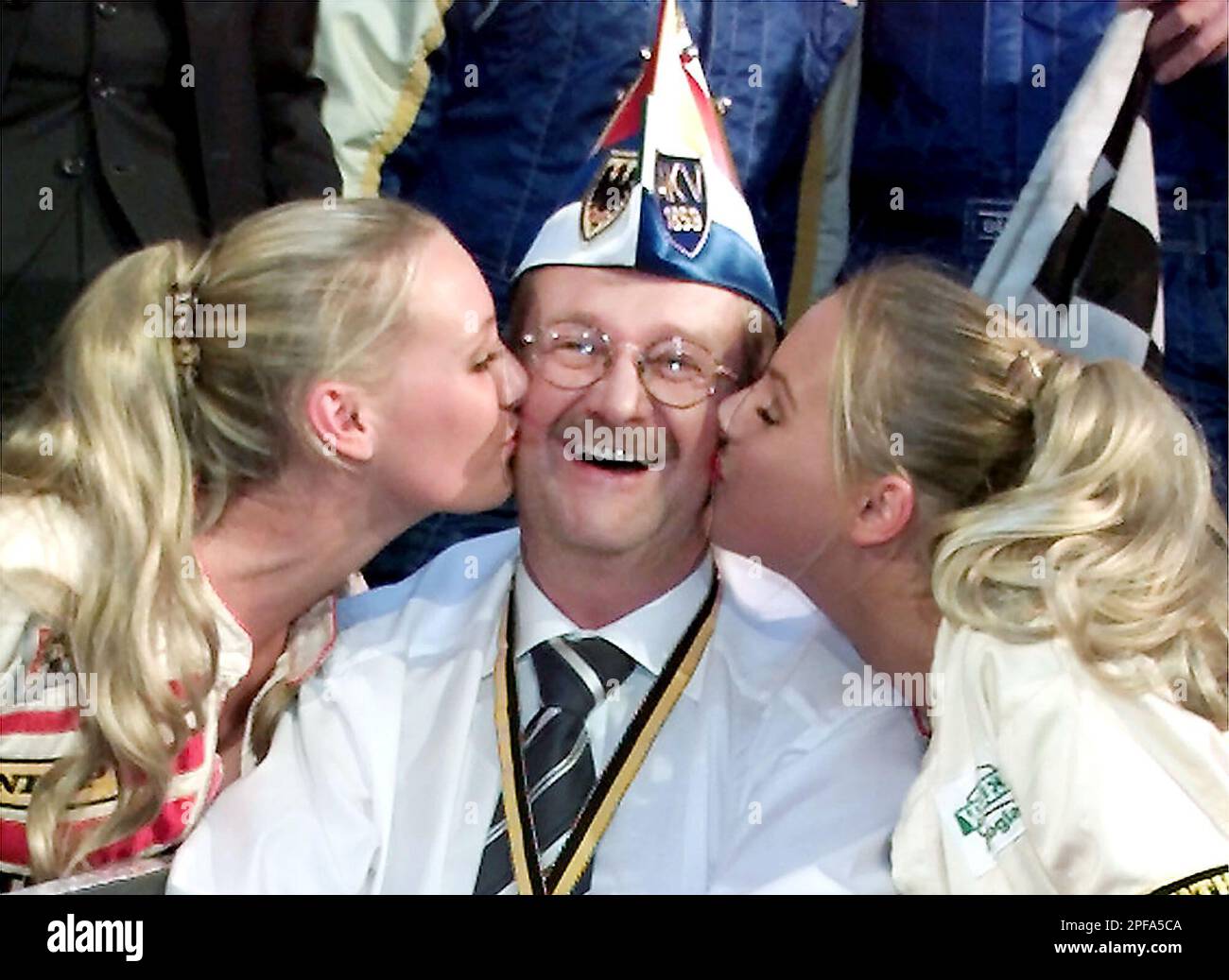 ** WIEDERHOLUNG MIT ANDEREM AUSSCHNITT BESTMOEGLICHE QUALITAET