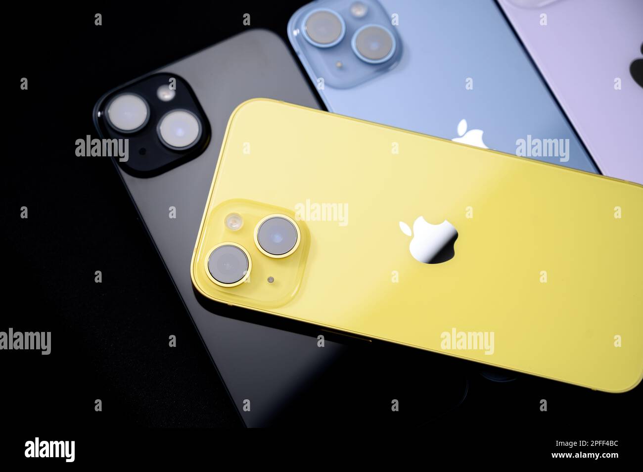 HCMC, Vietnam - März 2023. IPhone 14 Gelbe Fotos für redaktionelle Zwecke Stockfoto