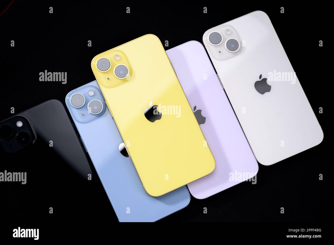HCMC, Vietnam - März 2023. IPhone 14 Gelbe Fotos für redaktionelle Zwecke Stockfoto